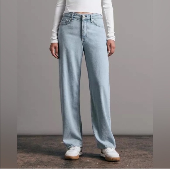 rag & bone Pants - RAG AND BONE Logan feather weight low rise wide leg jeans size 30